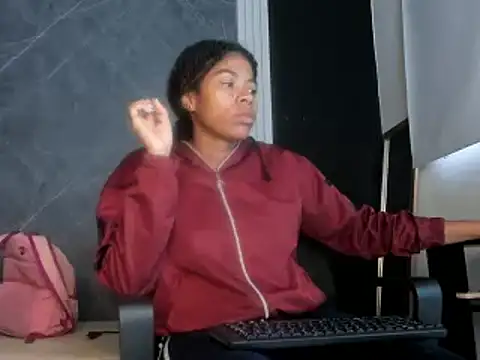 Snapshot of YummyDuooo chatting on 02/17/25, 11:55 YummyDuooo online show from 02/17/25, 11:55