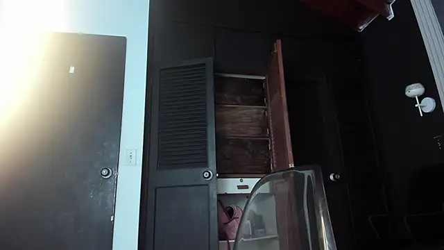 Snapshot of YummyDuooo chatting on 03/01/25, 11:04 YummyDuooo online show from 03/01/25, 11:04