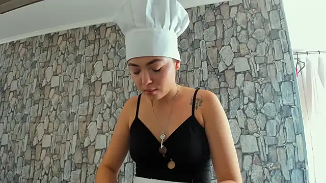 Snapshot of azumi_cutiepie_ chatting on 12/24/24, 08:05 azumi cutiepie online show from 12/24/24, 08:05