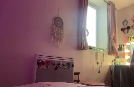 Snapshot of pinkie_piexx chatting on 10/17/25, 03:47 pinkie piexx online show from 10/17/25, 03:47