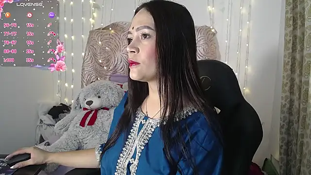 Snapshot of shantala_krisha chatting on 07/14/26, 12:11 shantala krisha online show from 07/14/26, 12:11