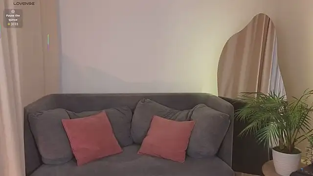 Snapshot of Curly_Moon chatting on 03/03/26, 07:03 Curly Moon online show from 03/03/26, 07:03