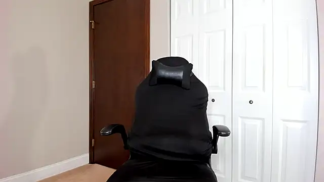 Snapshot of Angel_1997 chatting on 12/18/24, 08:25 Angel 1997 online show from 12/18/24, 08:25