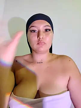 Snapshot of Celeste_camila18 chatting on 09/16/25, 05:03 Celeste camila18 online show from 09/16/25, 05:03