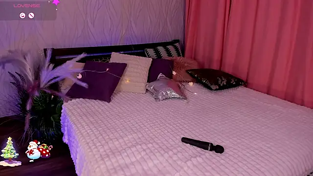 Miss Elia online show from 12/25/24, 06:19