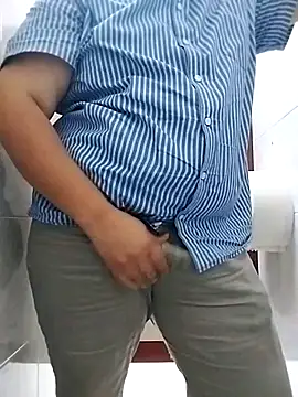 Snapshot of Whiper2024 chatting on 03/19/26, 04:22 Whiper2024 online show from 03/19/26, 04:22