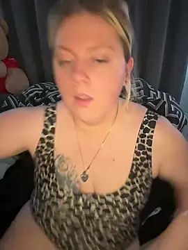 Snapshot of Blondiee3088 chatting on 02/20/26, 09:43 Blondiee3088 online show from 02/20/26, 09:43