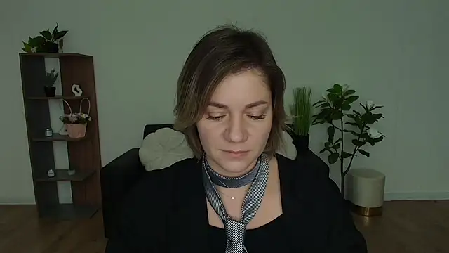 Snapshot of MariaSttone chatting on 12/10/24, 03:22 MariaSttone online show from 12/10/24, 03:22