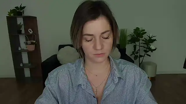 Snapshot of MariaSttone chatting on 12/14/24, 03:36 MariaSttone online show from 12/14/24, 03:36