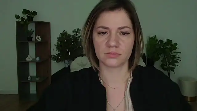 Snapshot of MariaSttone chatting on 02/11/25, 04:02 MariaSttone online show from 02/11/25, 04:02