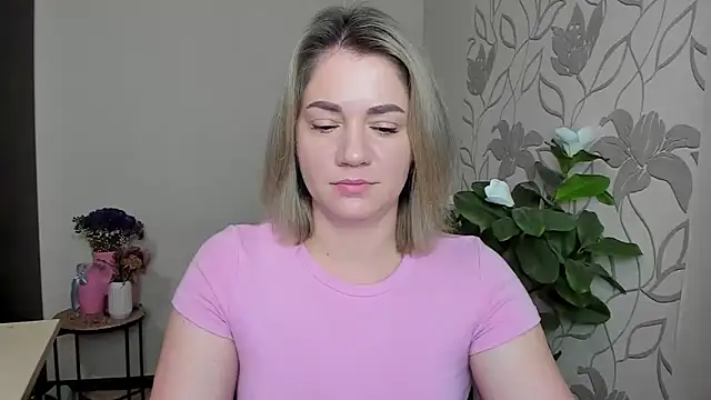 Snapshot of MariaSttone chatting on 10/01/25, 12:55 MariaSttone online show from 10/01/25, 12:55