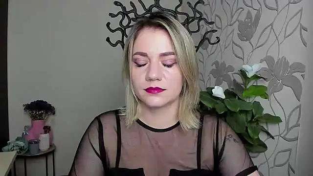 Snapshot of MariaSttone chatting on 10/30/25, 08:42 MariaSttone online show from 10/30/25, 08:42