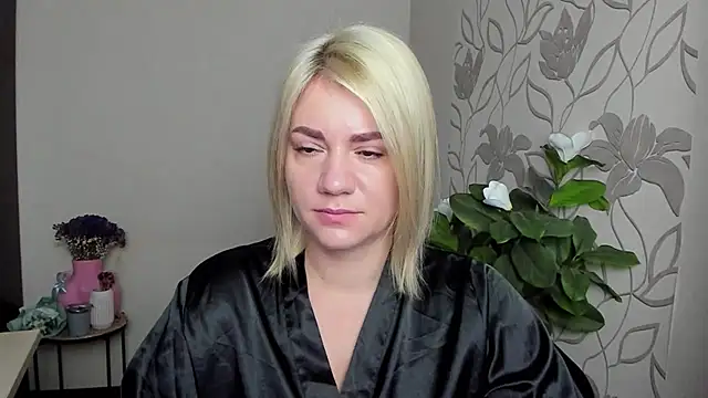 Snapshot of MariaSttone chatting on 11/02/25, 09:33 MariaSttone online show from 11/02/25, 09:33