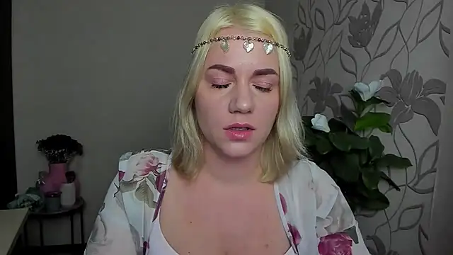 Snapshot of MariaSttone chatting on 11/09/25, 09:24 MariaSttone online show from 11/09/25, 09:24