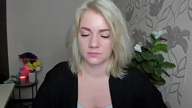 Snapshot of MariaSttone chatting on 11/19/25, 07:14 MariaSttone online show from 11/19/25, 07:14