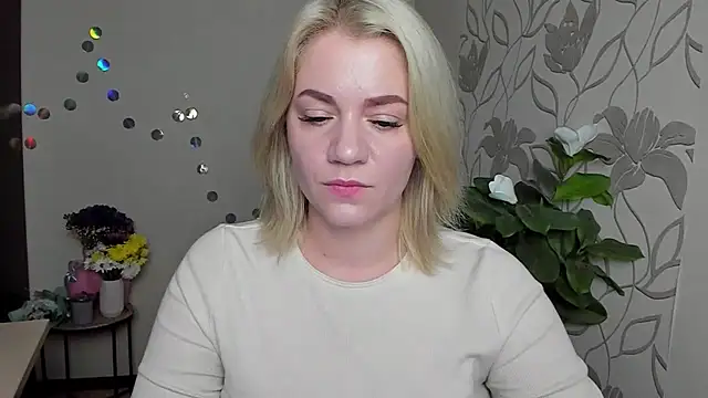 Snapshot of MariaSttone chatting on 11/24/25, 03:56 MariaSttone online show from 11/24/25, 03:56