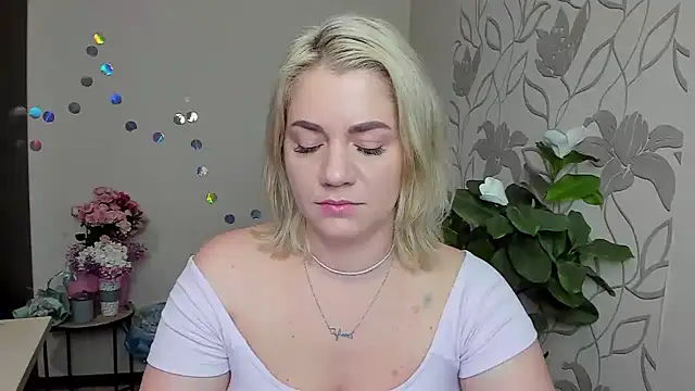 Snapshot of MariaSttone chatting on 11/30/25, 06:45 MariaSttone online show from 11/30/25, 06:45