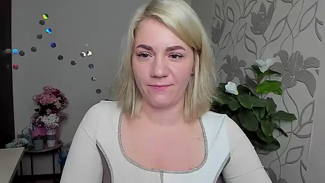 Snapshot of MariaSttone chatting on 12/01/25, 06:24 MariaSttone online show from 12/01/25, 06:24