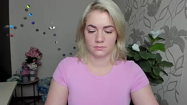 Snapshot of MariaSttone chatting on 12/02/25, 02:12 MariaSttone online show from 12/02/25, 02:12