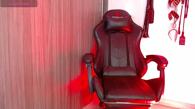 Snapshot of Alisson_Beckett chatting on 01/29/25, 10:43 Alisson Beckett online show from 01/29/25, 10:43