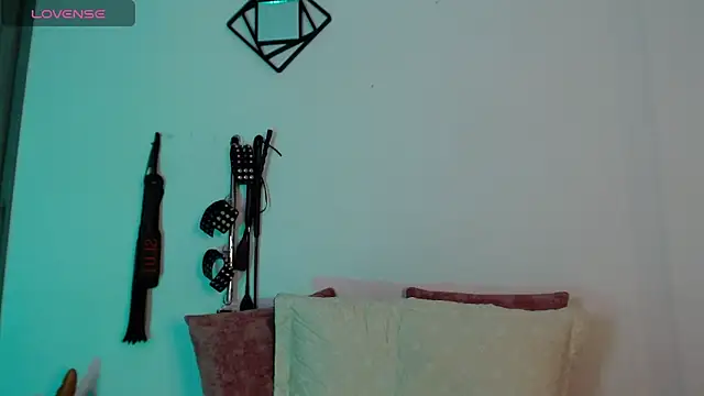 Snapshot of Alisson_Beckett chatting on 03/12/25, 05:17 Alisson Beckett online show from 03/12/25, 05:17