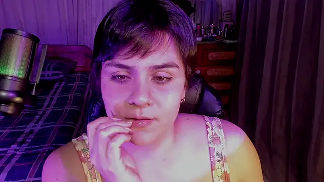 isabelacooperr online show from 08/04/26, 05:10