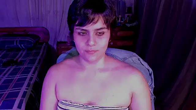 isabelacooperr online show from 08/06/26, 02:57