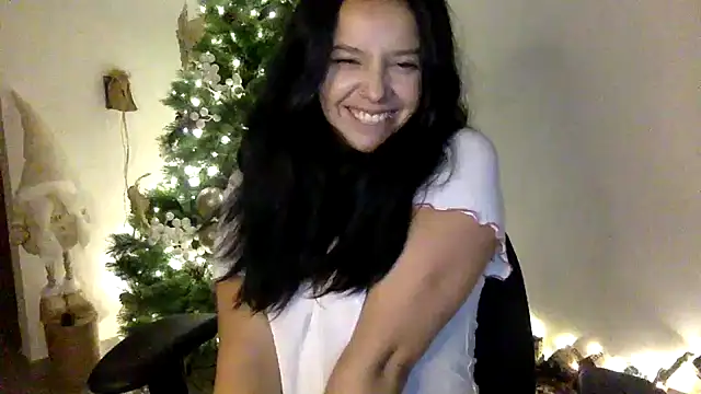 Snapshot of Mariasool chatting on 12/13/24, 05:38 Mariasool online show from 12/13/24, 05:38