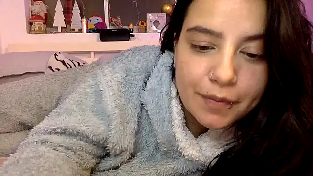 Snapshot of Mariasool chatting on 12/22/24, 09:00 Mariasool online show from 12/22/24, 09:00