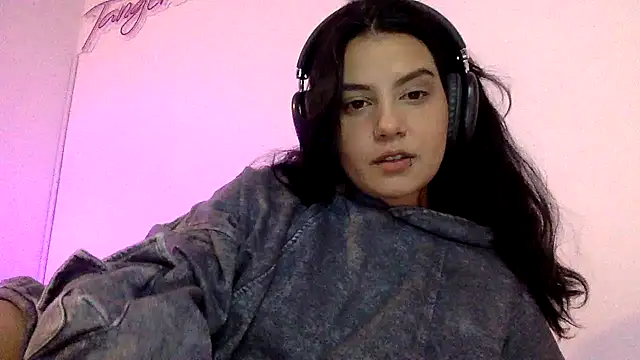 Snapshot of Mariasool chatting on 12/28/24, 03:37 Mariasool online show from 12/28/24, 03:37