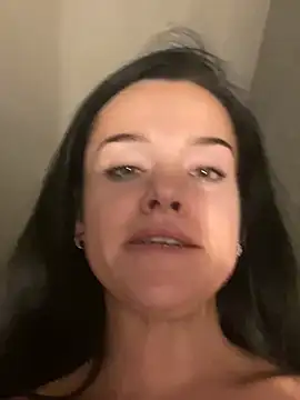 Snapshot of English-Chloe96 chatting on 01/03/25, 11:25 English-Chloe96 online show from 01/03/25, 11:25