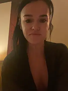 Snapshot of English-Chloe96 chatting on 02/26/25, 05:39 English-Chloe96 online show from 02/26/25, 05:39