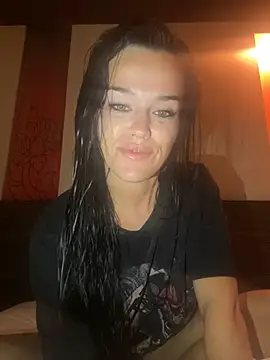 Snapshot of English-Chloe96 chatting on 03/13/25, 12:13 English-Chloe96 online show from 03/13/25, 12:13