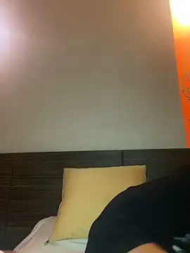 Snapshot of English-Chloe96 chatting on 03/19/25, 01:40 English-Chloe96 online show from 03/19/25, 01:40