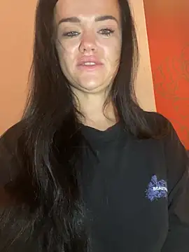 Snapshot of English-Chloe96 chatting on 10/15/25, 03:39 English-Chloe96 online show from 10/15/25, 03:39