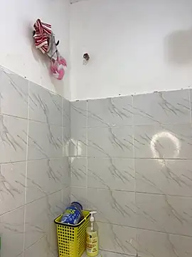 Snapshot of prettiepearl chatting on 03/15/26, 05:52 prettiepearl online show from 03/15/26, 05:52