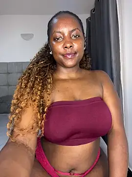 Snapshot of prettiepearl chatting on 03/18/26, 02:58 prettiepearl online show from 03/18/26, 02:58