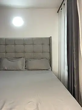 Snapshot of prettiepearl chatting on 04/11/26, 08:29 prettiepearl online show from 04/11/26, 08:29