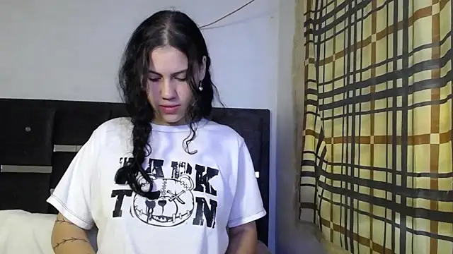 Snapshot of realshy-Stepsis chatting on 03/24/26, 12:43 realshy-Stepsis online show from 03/24/26, 12:43