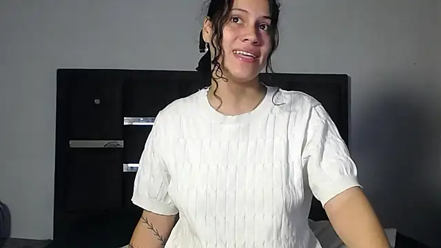 Snapshot of realshy-Stepsis chatting on 05/08/26, 12:43 realshy-Stepsis online show from 05/08/26, 12:43
