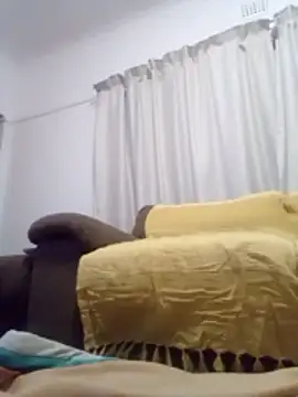 Snapshot of ruvisky chatting on 10/21/25, 09:59 ruvisky online show from 10/21/25, 09:59