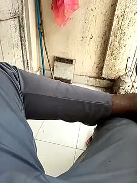 Snapshot of Vinay-kumar89 chatting on 03/12/26, 10:43 Vinay-kumar89 online show from 03/12/26, 10:43