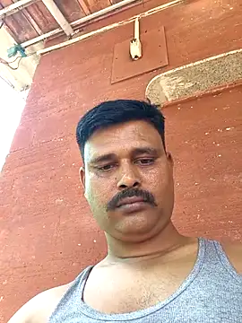 Snapshot of Vinay-kumar89 chatting on 04/05/26, 08:33 Vinay-kumar89 online show from 04/05/26, 08:33