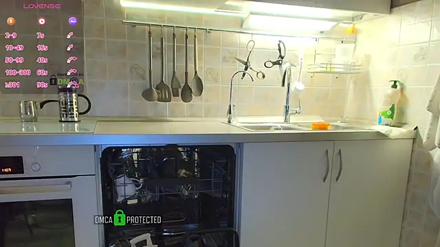 MilfeaN online show from 10/28/25, 08:07