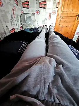 Azerty0911 online show from 11/30/25, 03:27