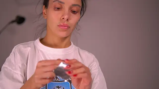 Snapshot of Mila_May_ chatting on 03/13/25, 05:22 Mila May online show from 03/13/25, 05:22