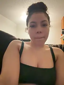 Snapshot of ladylavish chatting on 04/04/26, 09:29 ladylavish online show from 04/04/26, 09:29