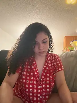 Snapshot of ladylavish chatting on 04/07/26, 08:15 ladylavish online show from 04/07/26, 08:15