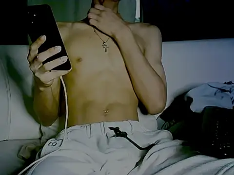 Snapshot of Key_198 chatting on 12/13/24, 11:02 Key 198 online show from 12/13/24, 11:02