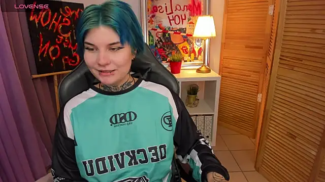 Snapshot of mekurisu chatting on 02/08/25, 10:18 mekurisu online show from 02/08/25, 10:18